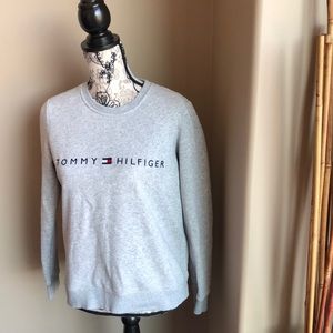 🌻3/$20 Tommy Hilfiger classic crew neck sweatshirt
